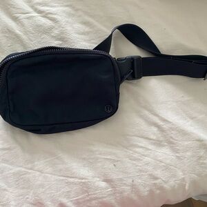 Lululemon Everywhere Belt Bag 1L